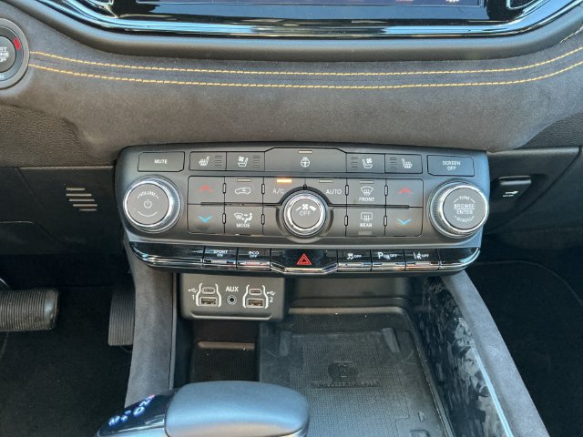 Used 2023 Dodge Durango R/T w/ Hemi Orange Plus Package AWD/4WD image 17