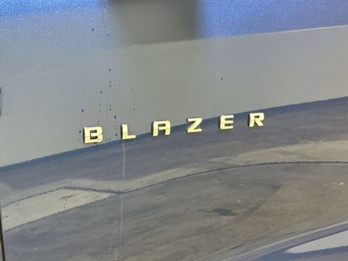 Used 2022 Chevrolet Blazer LT FWD image 25