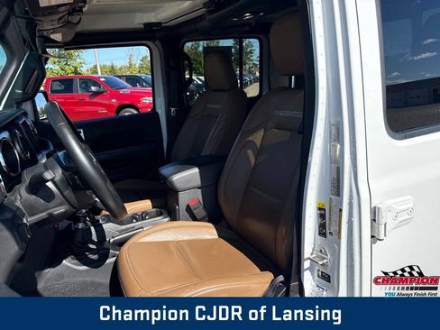 Used 2021 Jeep Gladiator Rubicon AWD/4WD image 11