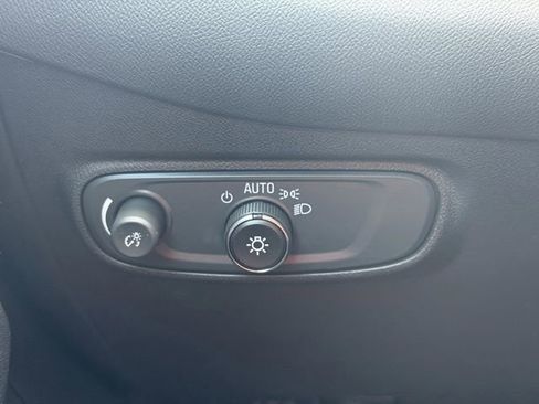 Certified 2023 Chevrolet Equinox RS w/ RS Leather Package FWD image 30