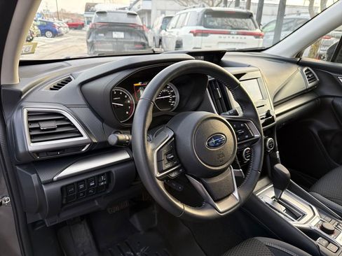 Used 2023 Subaru Forester Premium image 21