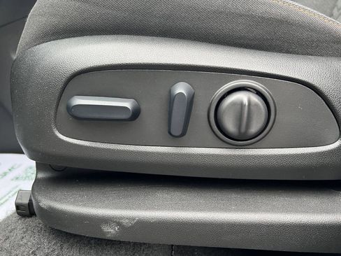 Used 2024 Chevrolet Equinox LT image 19