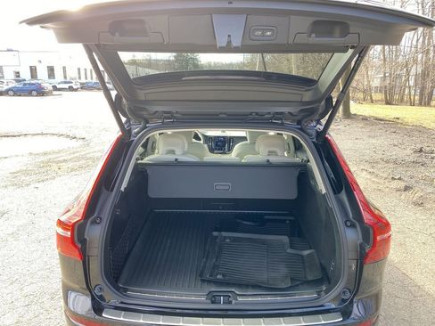 Used 2023 Volvo XC60 B6 Ultimate w/ Protection Package Premier image 27