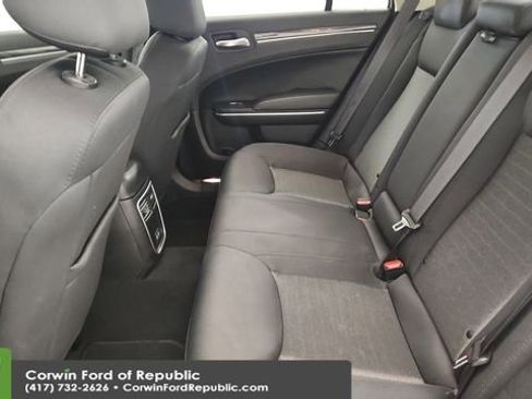 Used 2021 Chrysler 300 Touring w/ Driver Convenience Group image 22