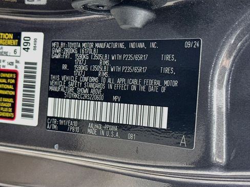Used 2024 Toyota Sienna XLE FWD image 12
