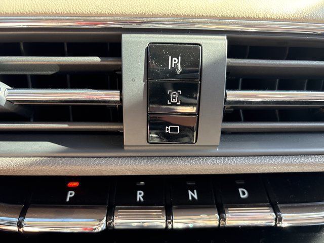 Used 2020 Lincoln Corsair Reserve w/ Appearance Package FWD image 28