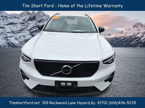 Used 2023 Volvo XC40 B5 Plus w/ Protection Package Premier image 2