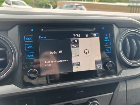 Used 2019 Toyota Tacoma TRD Sport AWD/4WD image 25