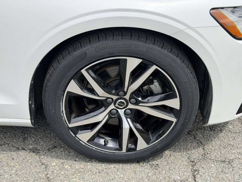Used 2024 Volvo S60 B5 Core FWD image 25