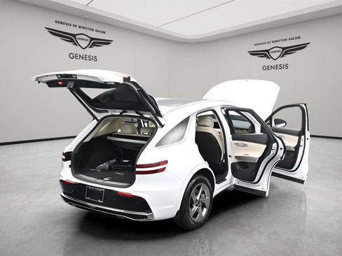 Used 2026 Genesis GV70 2.5T Select image 7