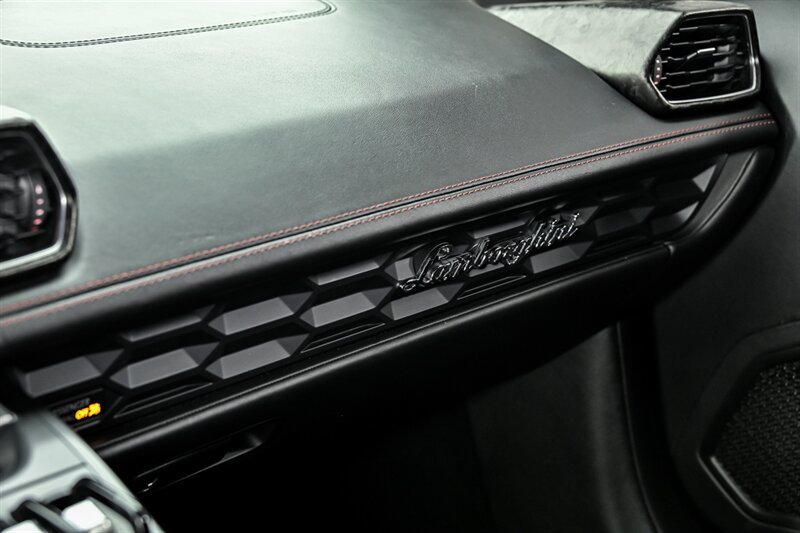 Used 2016 Lamborghini Huracan LP 580-2 RWD image 30