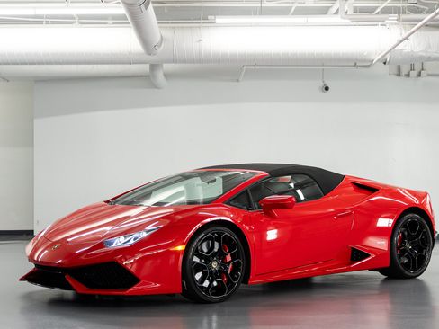 Used 2017 Lamborghini Huracan LP 610-4 AWD/4WD image 4