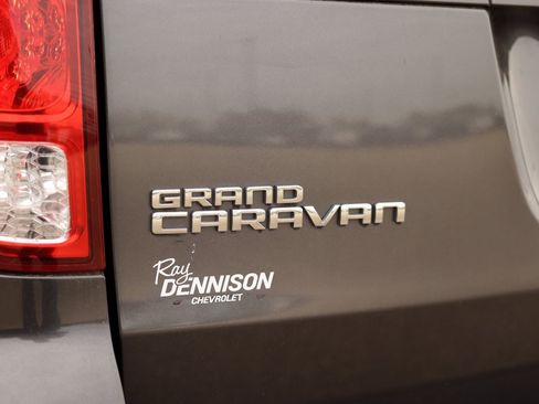 Used 2018 Dodge Grand Caravan SE image 30