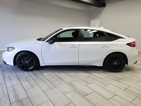 Used 2025 Honda Civic Sport image 2
