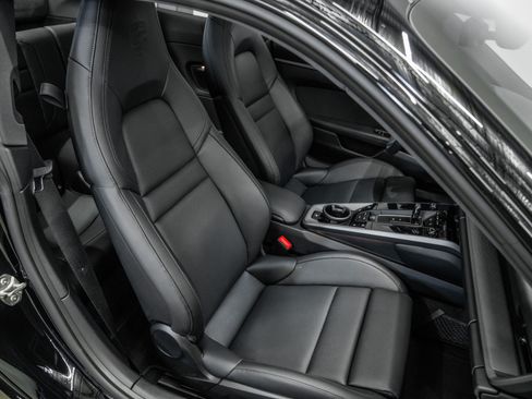 Used 2025 Porsche 911 Carrera RWD image 27