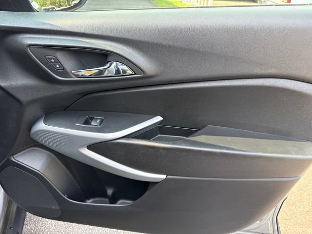 Used 2025 Chevrolet Trax LS w/ Driver Confidence Package FWD image 24
