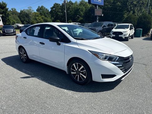 Used 2024 Nissan Versa S w/ S Plus Package FWD image 4