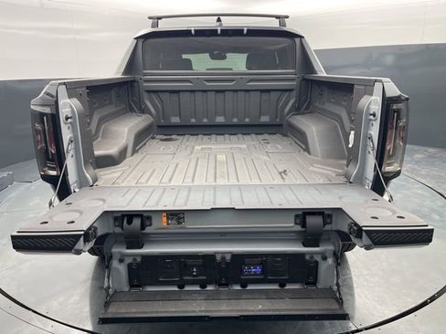 Used 2024 GMC Hummer EV 3X w/ LPO, Sport Package AWD/4WD image 25
