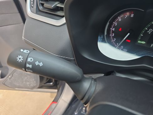 Used 2025 Toyota RAV4 XLE w/ Convenience Package FWD image 25