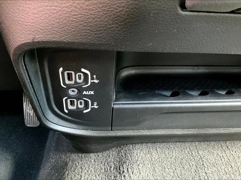 Used 2024 RAM 2500 Big Horn AWD/4WD image 17
