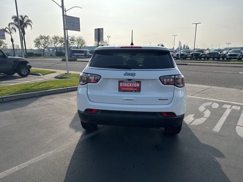 Used 2022 Jeep Compass Latitude w/ Sun and Sound Group image 5