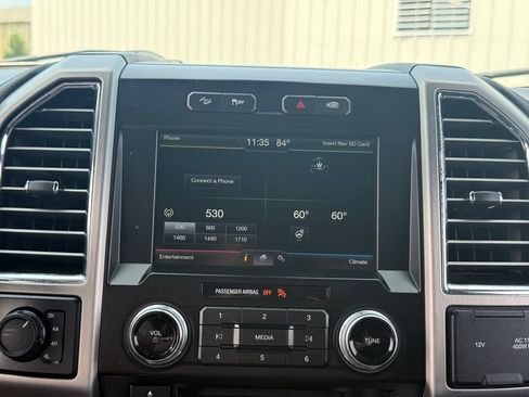 Used 2015 Ford F150 Platinum w/ Equipment Group 701A Luxury AWD/4WD image 15