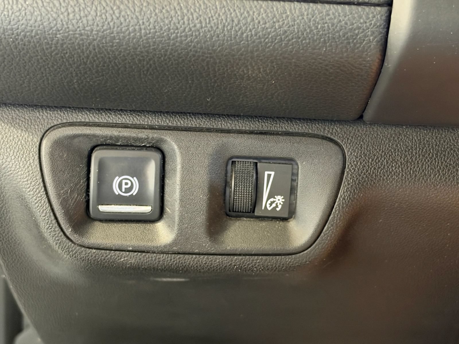 Used 2017 GMC Acadia SLT AWD/4WD image 24