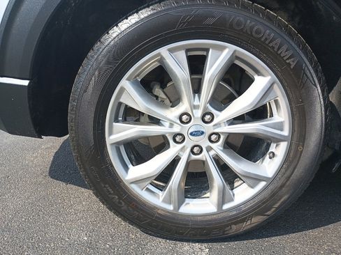 Used 2020 Ford Explorer XLT w/ Equipment Group 202A image 37