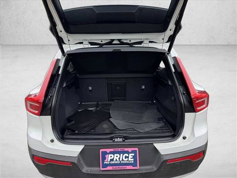 Used 2019 Volvo XC40 T5 Momentum AWD/4WD image 8
