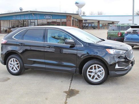 Used 2024 Ford Edge SEL image 3