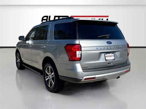 Used 2024 Ford Expedition XLT image 5