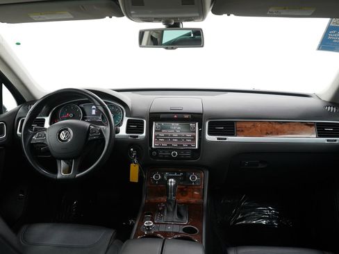 Used 2012 Volkswagen Touareg Executive image 13