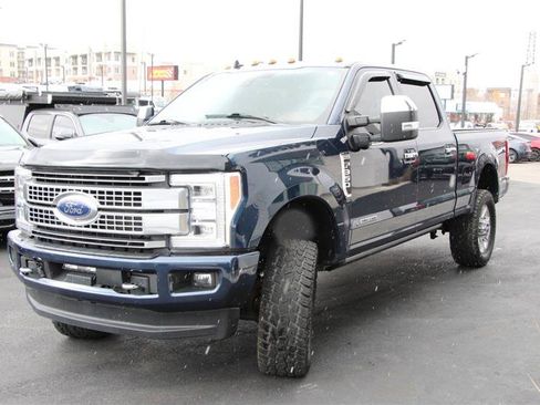 Used 2019 Ford F350 Platinum w/ Platinum Ultimate Package image 3