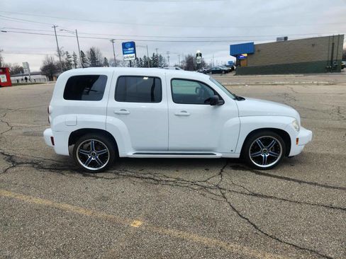 Used 2010 Chevrolet HHR LS image 3