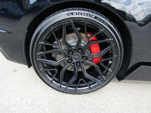 Used 2024 Chevrolet Corvette Stingray Premium Conv w/ Z51 Performance Package RWD image 23