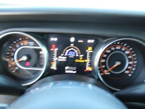 Used 2020 Jeep Gladiator Overland w/ Popular Equipment Package AWD/4WD image 22
