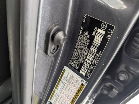 Used 2021 Toyota C-HR LE image 30