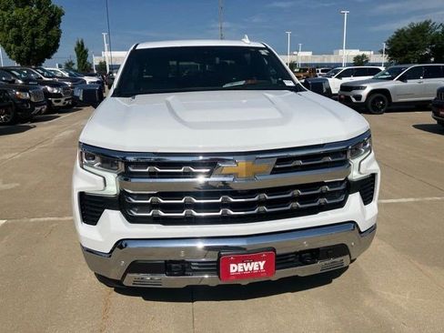 Used 2024 Chevrolet Silverado 1500 LTZ AWD/4WD image 2