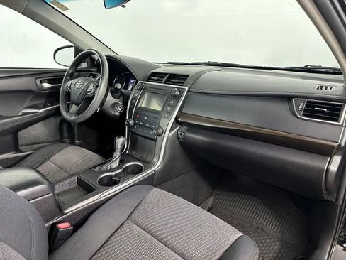 Used 2016 Toyota Camry LE FWD image 25