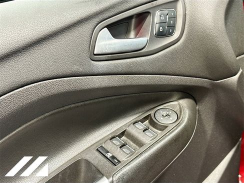 Used 2014 Ford Escape Titanium image 19