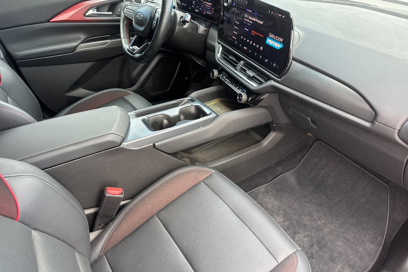 Used 2024 Chevrolet Equinox EV RS FWD image 20