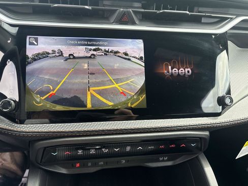 New 2026 Jeep Cherokee Limited AWD/4WD image 21
