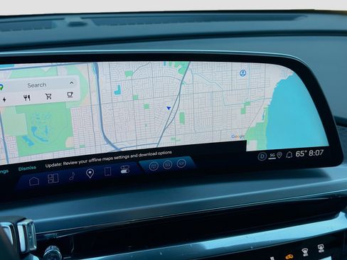 Used 2024 Cadillac Lyriq Sport image 13