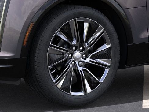 New 2025 Cadillac Lyriq Luxury image 9