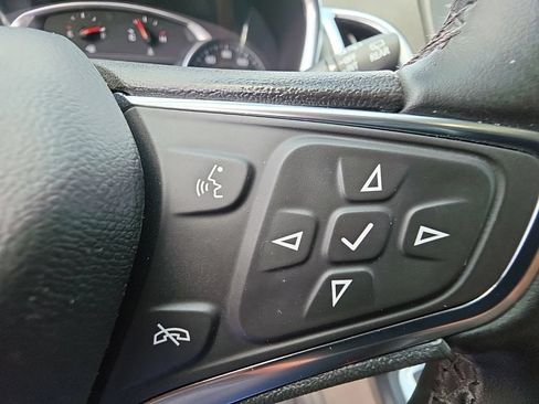 Used 2023 Chevrolet Equinox LT AWD/4WD image 18