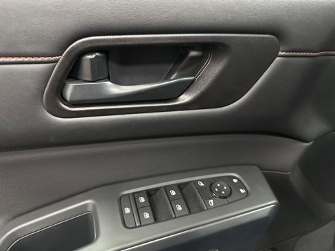 Used 2025 Nissan Pathfinder Rock Creek image 17