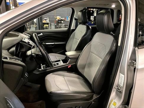 Used 2018 Ford Escape SE w/ SE Sport Appearance Package AWD/4WD image 10