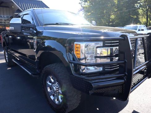 Used 2017 Ford F250 Lariat w/ Lariat Ultimate Package AWD/4WD image 3