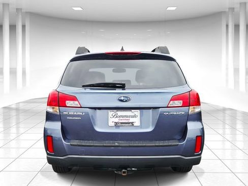 Used 2014 Subaru Outback 2.5i Premium w/ Moonroof Package AWD/4WD image 4