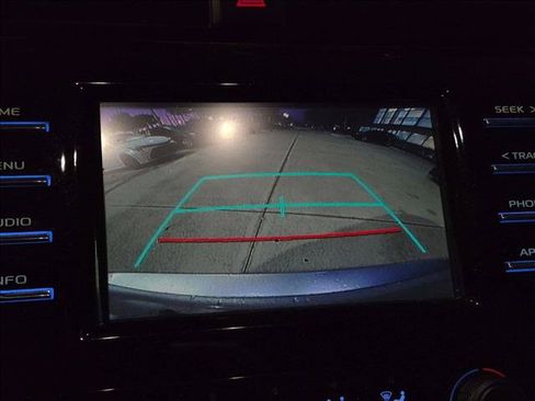 Used 2018 Toyota Camry FWD image 19